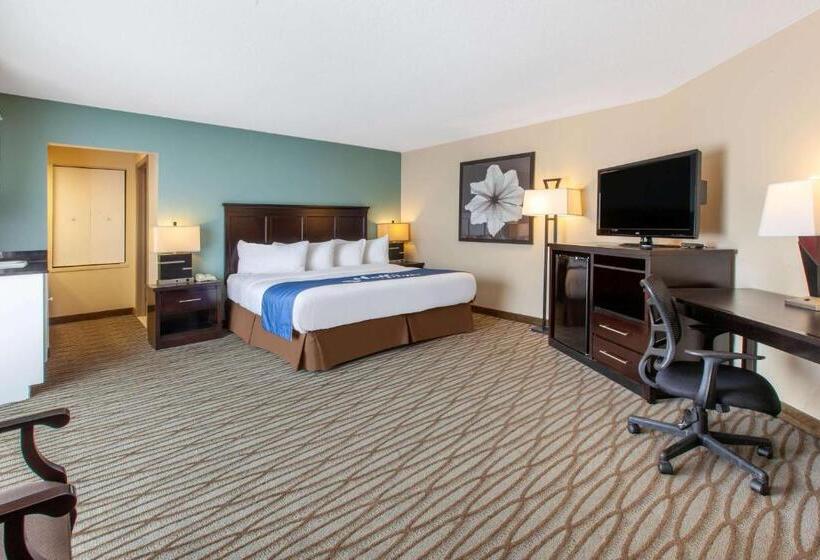 בית מלון כפרי Days Inn By Wyndham Petoskey