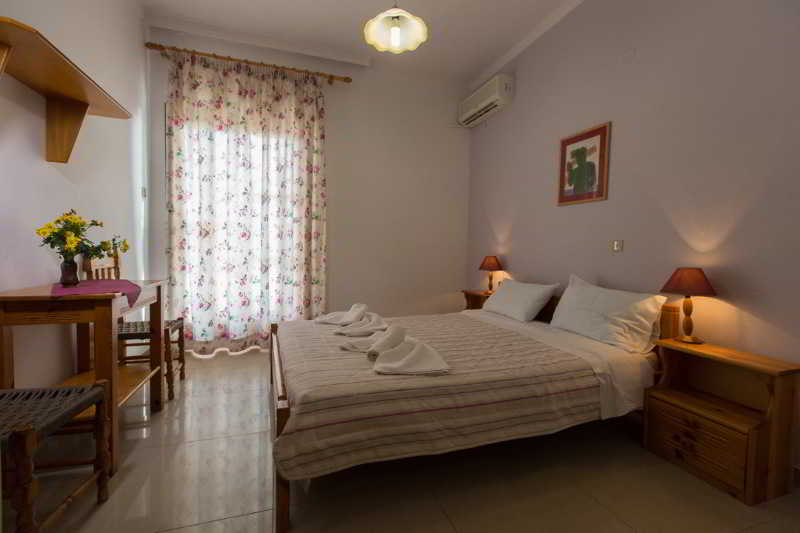 هتل Filoxenia Apartments