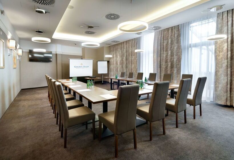 בית מלון כפרי Golden Tulip Krakow City Center