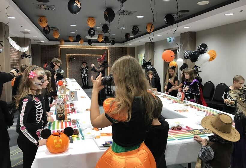 בית מלון כפרי Golden Tulip Krakow City Center