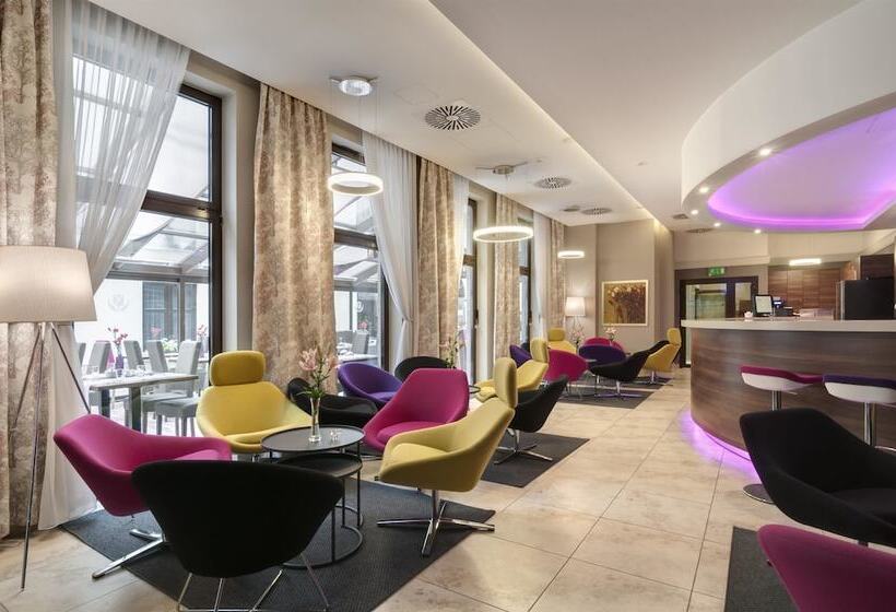 בית מלון כפרי Golden Tulip Krakow City Center