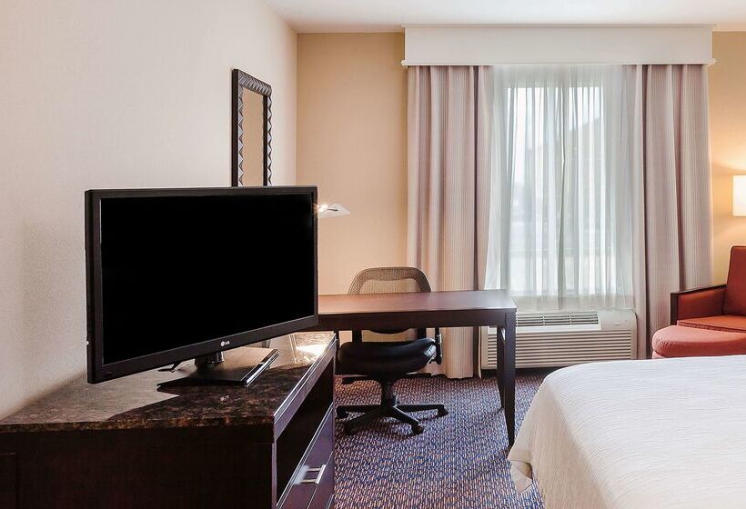 هتل Hilton Garden Inn Midland