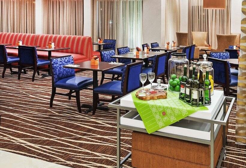 هتل Hilton Garden Inn Midland
