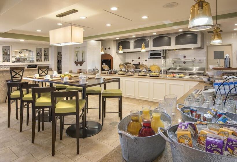 هتل Hilton Garden Inn Midland