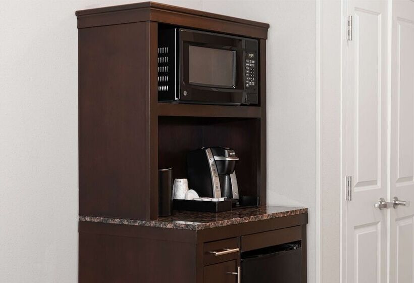 هتل Hilton Garden Inn Midland