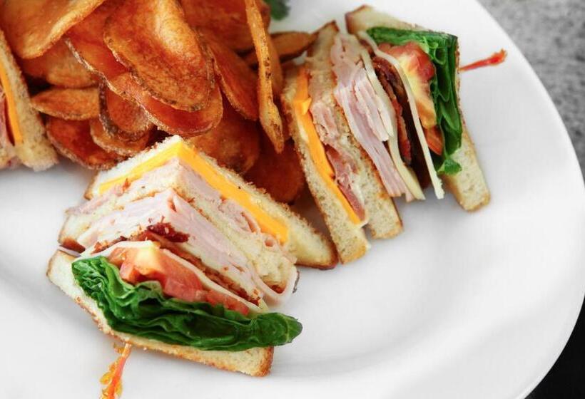 בית מלון כפרי Holiday Inn And Suites East Peoria, An Ihg