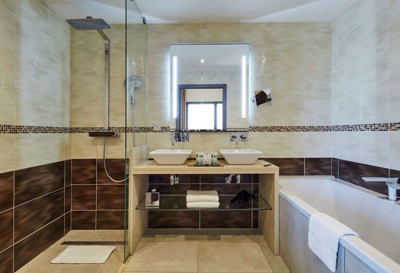 Kyriad Prestige Lyon Est   Saint Priest Eurexpo Hotel And Spa