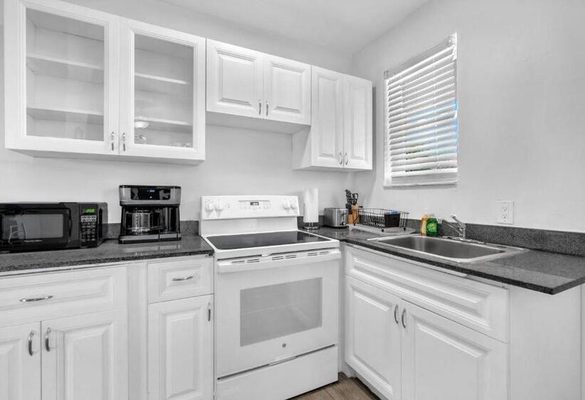 ホテル Laguna Blu Beach