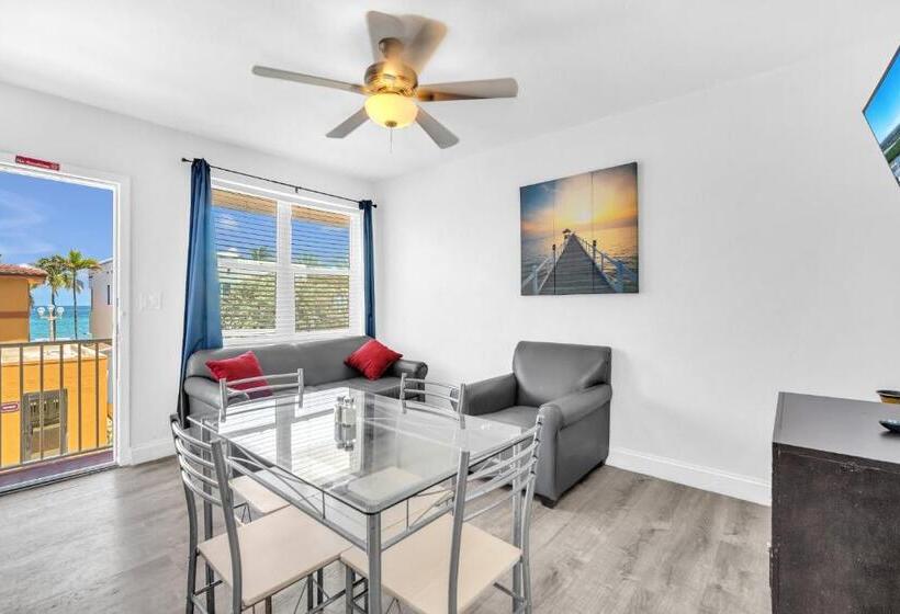 ホテル Laguna Blu Beach