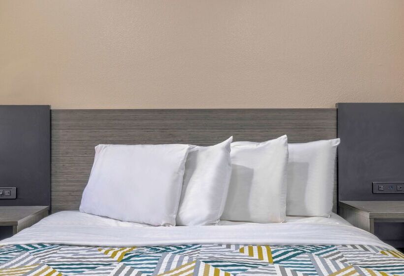 Motel 6 South Gate CA