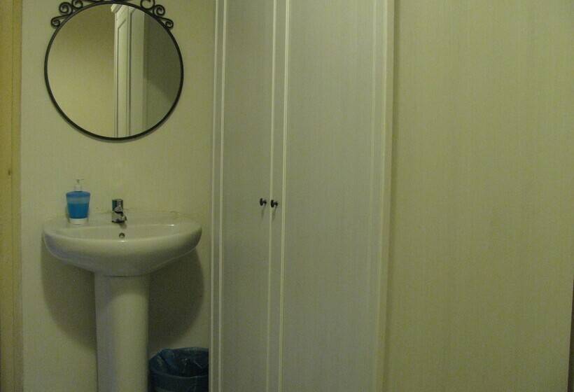 هاستل Hostal Elkano