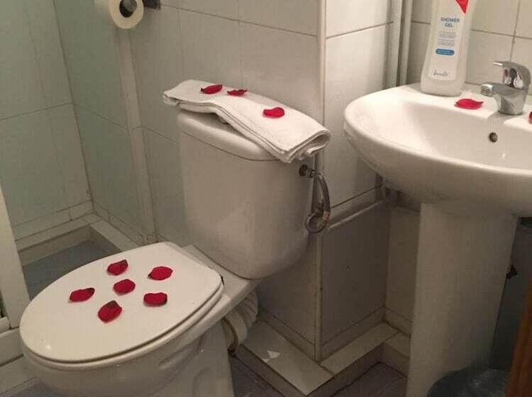 هاستل Hostal Elkano