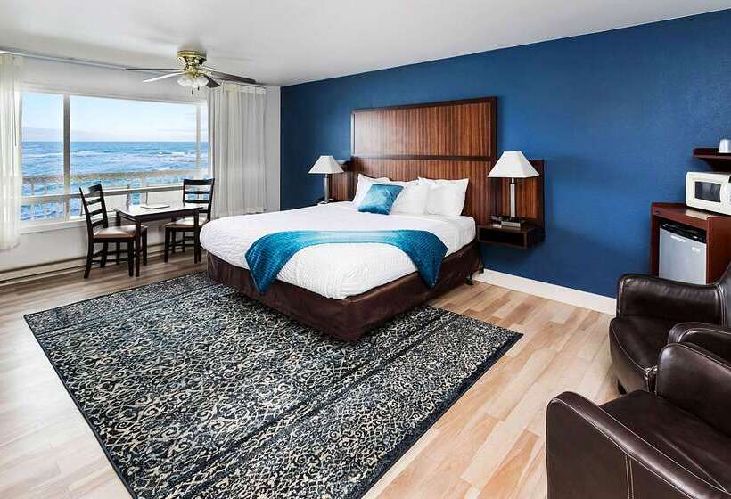 호텔 Clarion Inn Surfrider Resort