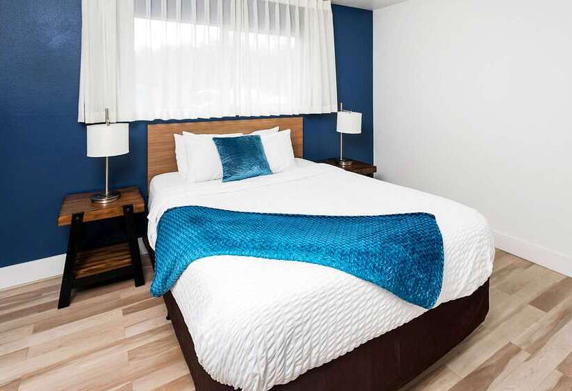 호텔 Clarion Inn Surfrider Resort