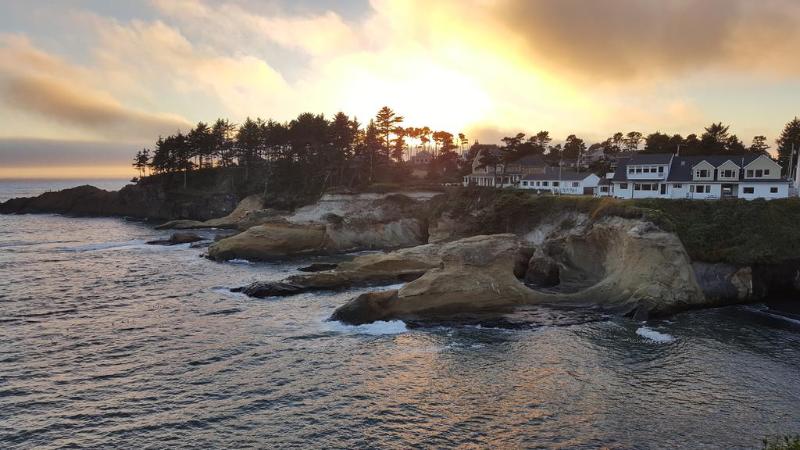 호텔 Clarion Inn Surfrider Resort
