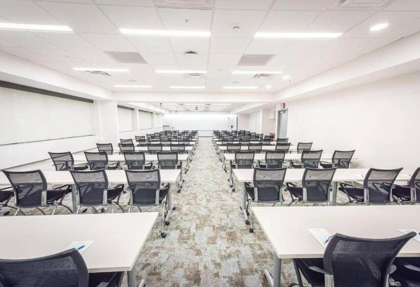 Отель Inn At Villanova University