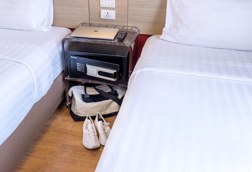فندق Red Planet Phuket Patong   Sha Extra Plus