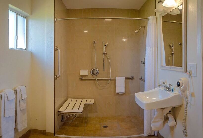 هتل Rodeway Inn Near Universitygateway To Yosemite