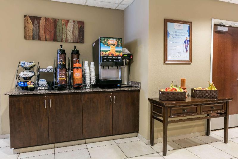 호텔 Sleep Inn & Suites Steubenville At The University