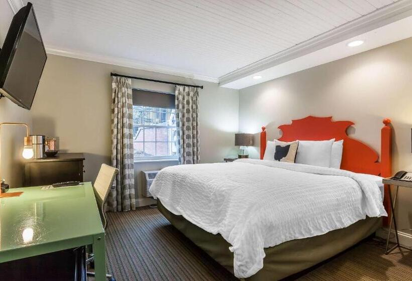 The Aurora Inn Hotel And Event Center