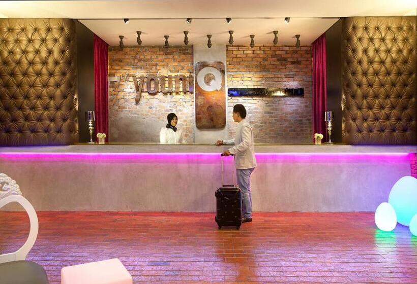 هتل The Youniq
