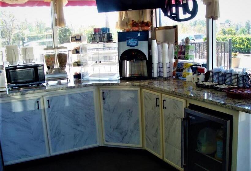 מוטל Budget Inn Conway