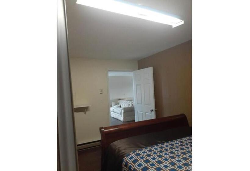 فندق على الطريق Holiday Lodge Virginia