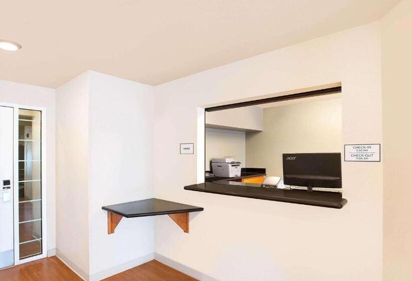 Woodspring Suites College Station