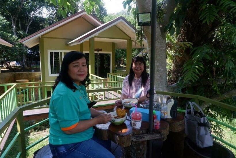 تختخواب و صبحانه Ho Kho Coffee And Cottages