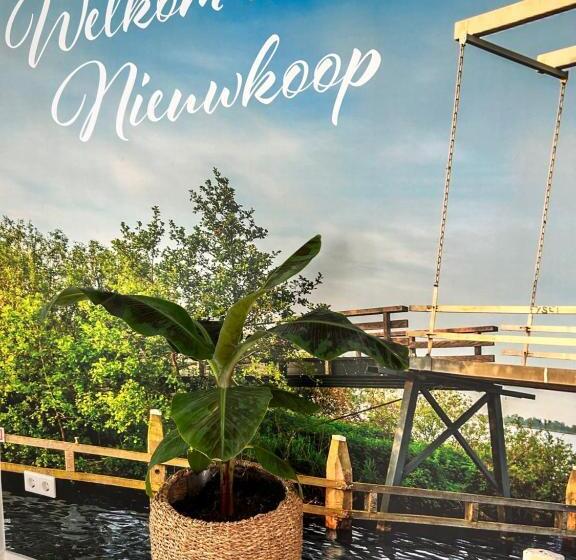 Casa Aan De Plas, B&b Met Sauna En Hottub Of Jacuzzi