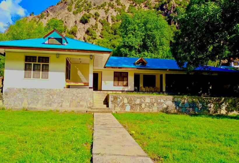 فندق Chitral Inn Resort