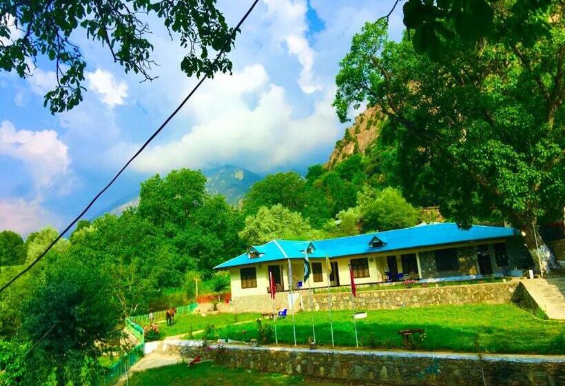 فندق Chitral Inn Resort