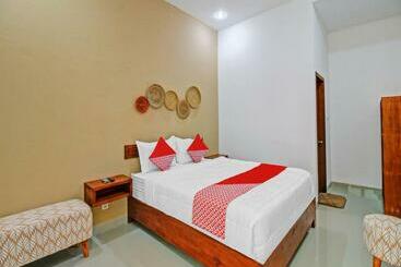 هتل Oyo 90820 Madania Guesthouse