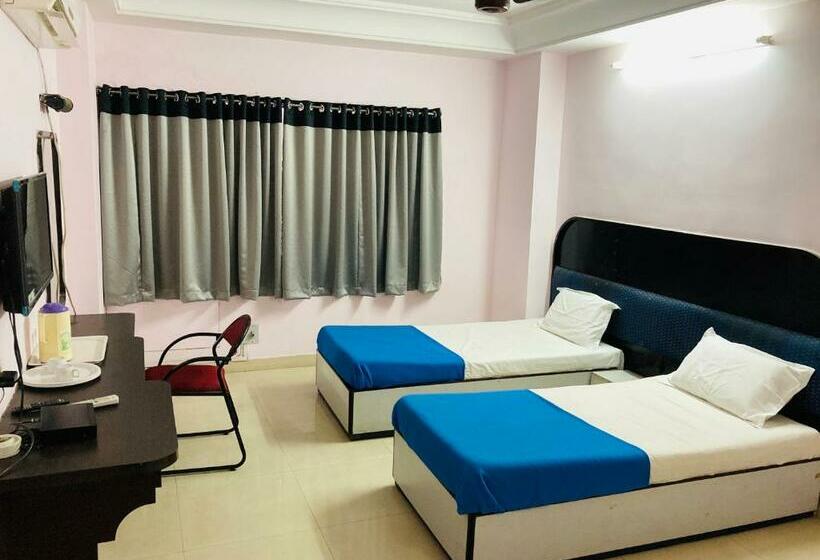 בית מלון כפרי Rathna Palace