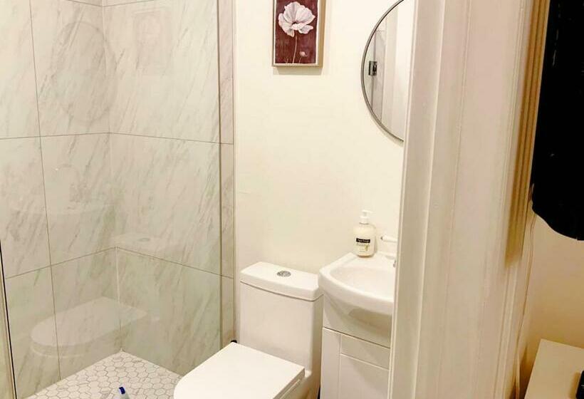 פנסיון Leaside Garden Guesthouse