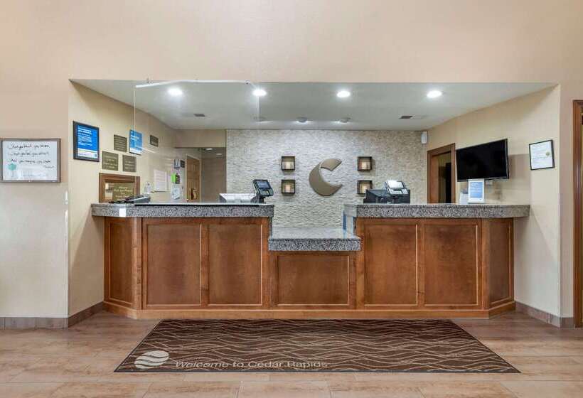 בית מלון כפרי Comfort Inn & Suites Cedar Rapids North  Collins Road