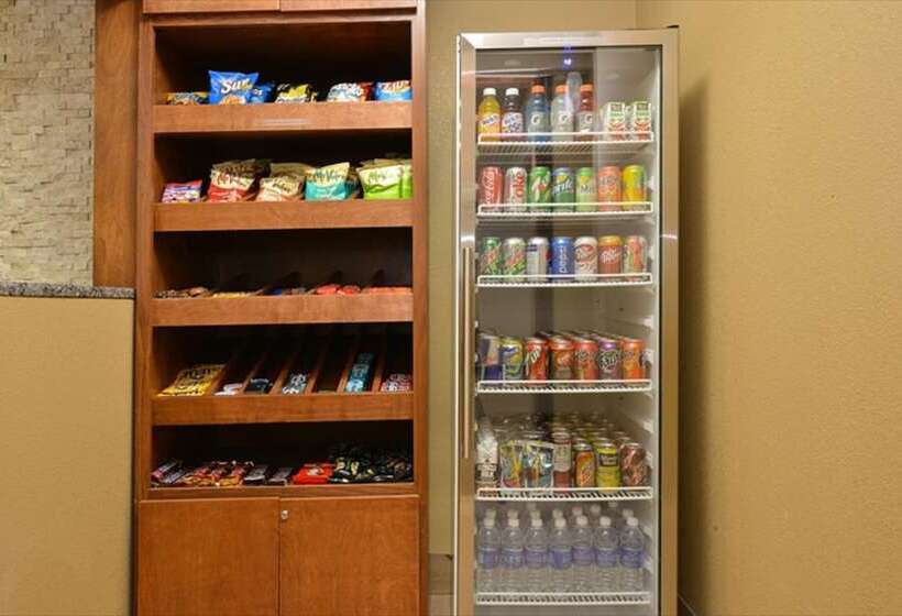 هتل Comfort Inn & Suites Cedar Rapids North  Collins Road