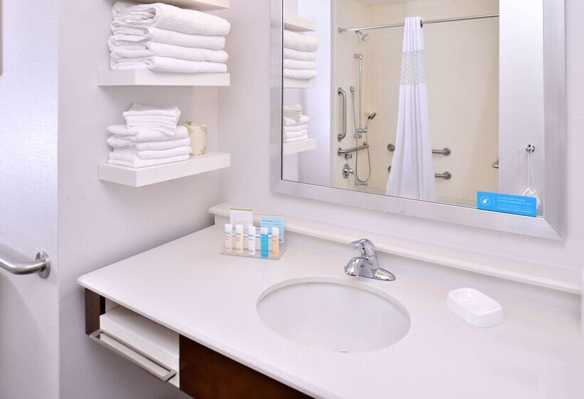 هتل Hampton Inn & Suites Ann Arbor West