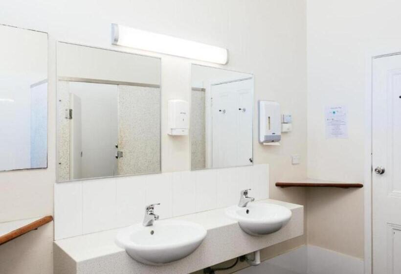 هتل Six Degrees Boutique