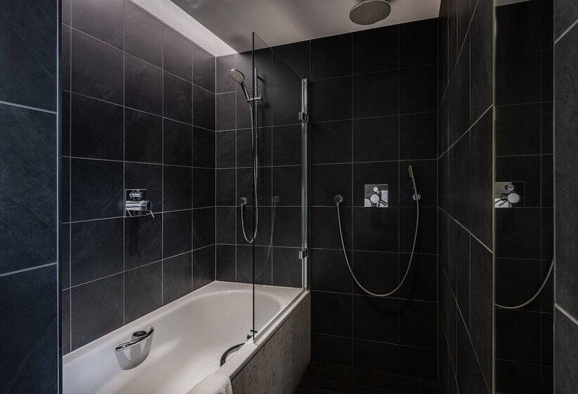 هتل The Resident Soho