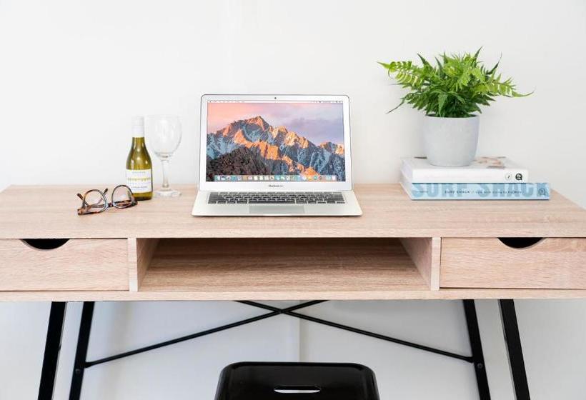 مُتل The Mid Pacific