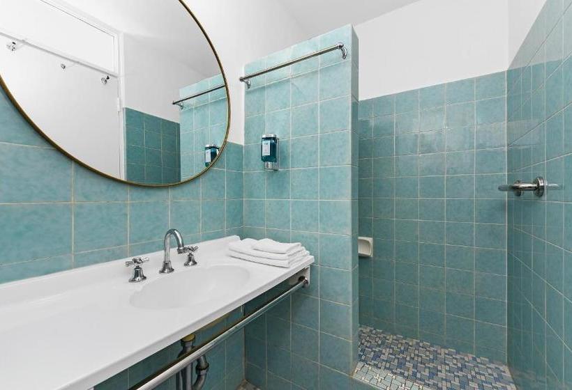 مُتل The Mid Pacific