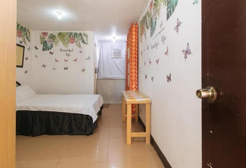 בית מלון כפרי Cristian Jay Dormitory By Reddoorz