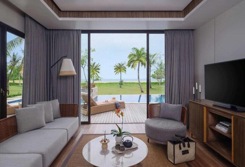 Pullman Lombok Merujani Mandalika Beach Resort