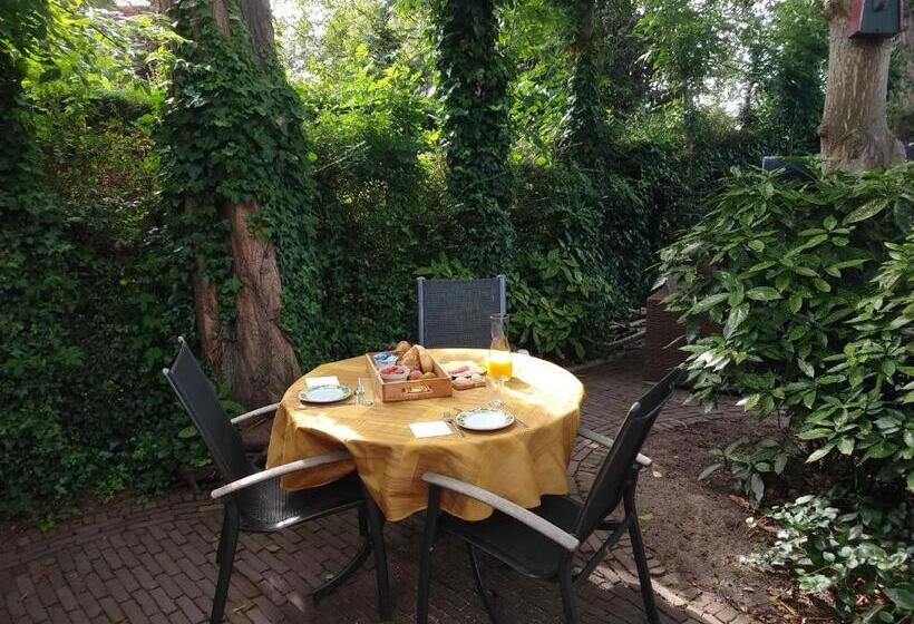 Bed & Breakfast The Walnut Tree