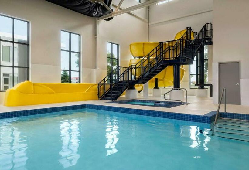 Microtel Inn & Suites Dorval Qc