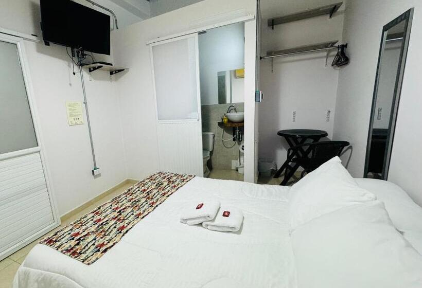 פנסיון Hostal Bon Hábitat