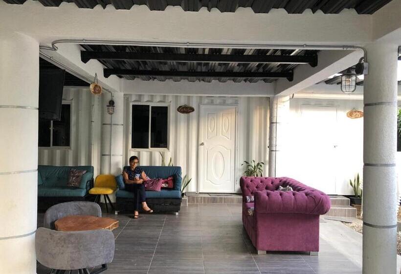 פנסיון Hostal Bon Hábitat