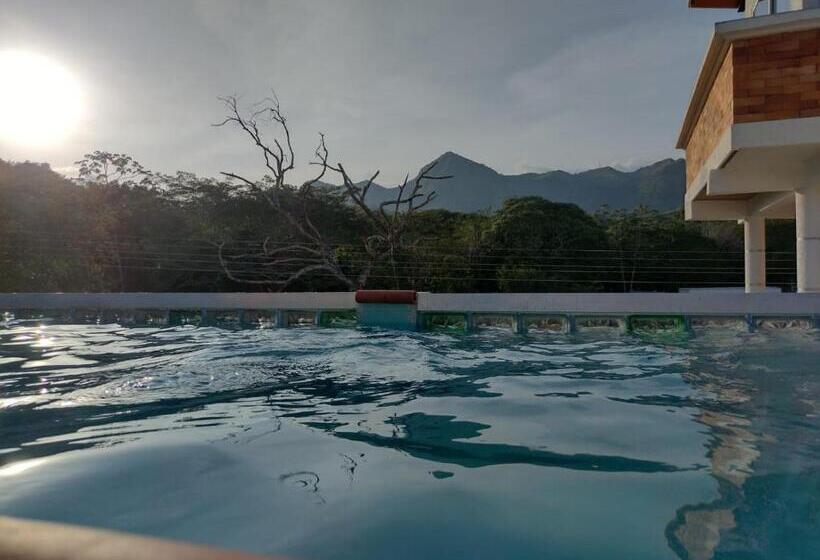 פנסיון Hostal Bon Hábitat