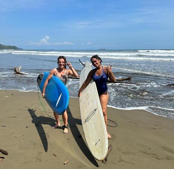 פנסיון Luminosa Uvita Hostel